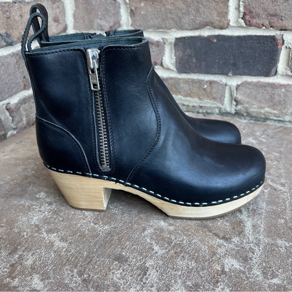 Swedish Hasbeens Black Leather Ankle Boots - Picture 5 of 11
